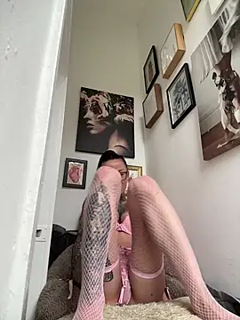 SkinnyLilly online show from 12, 6, 2026