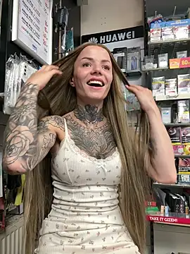 SkinnyLilly online show from 30, 6, 2026