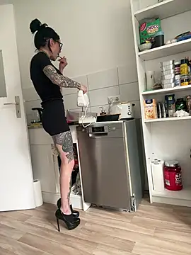 SkinnyLilly online show from 15, 5, 2026