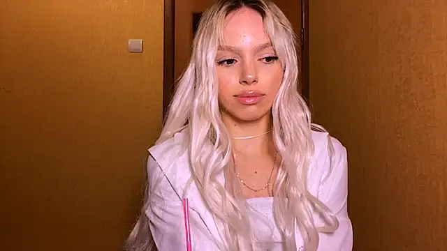 YawingSanguine online show from 8, 3, 2026