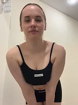 pinkpeachx online show from 4, 3, 2026