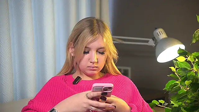 SinaHovey online show from 4, 3, 2026