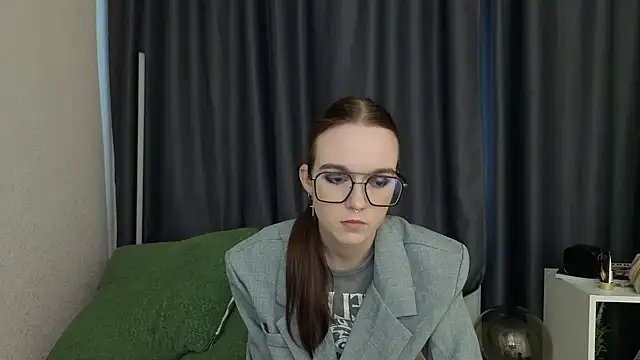 Snapshot of SunyLily chatting on 6, 6, 2026 SunyLily online show from 6, 6, 2026