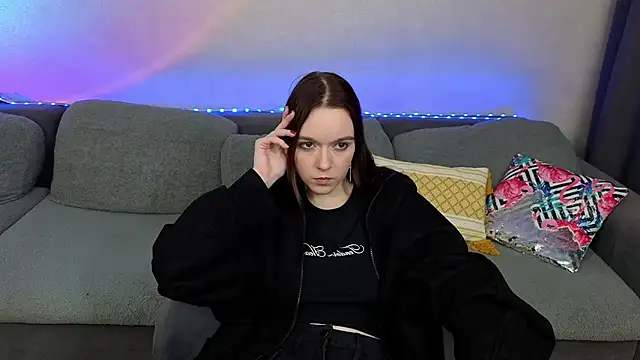 Snapshot of SunyLily chatting on 7, 5, 2026 SunyLily online show from 7, 5, 2026