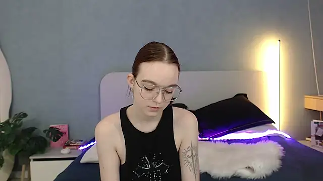 SunyLily online show from 29, 3, 2026