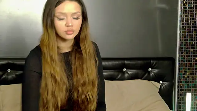 MelanieSutton online show from 13, 4, 2026