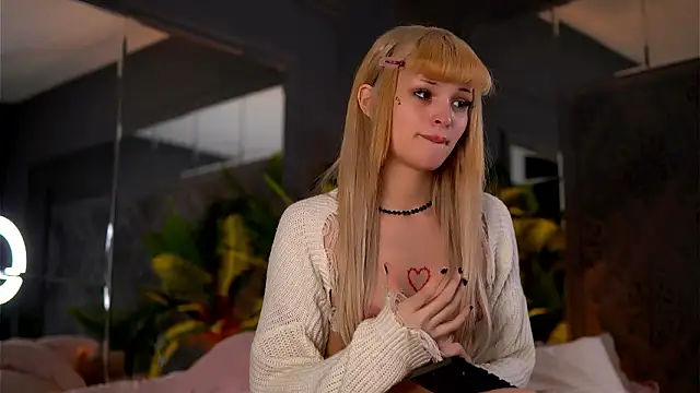 BrattyScarlet online show from 24, 3, 2026