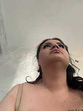 julietalovee online show from 19, 4, 2026
