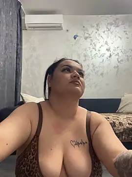 julietalovee online show from 26, 4, 2026