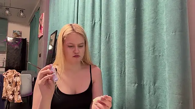 Laura Walterss online show from 5, 3, 2026