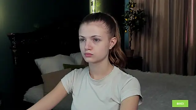 Snapshot of Enji_Rey chatting on 18, 6, 2026 Enji Rey online show from 18, 6, 2026