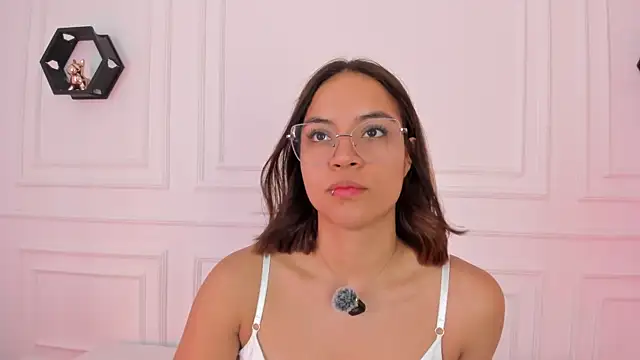 Im Scarlett  online show from 27, 5, 2026