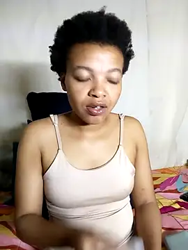 Snapshot of LOLOAVEE chatting on 8, 7, 2026 LOLOAVEE online show from 8, 7, 2026