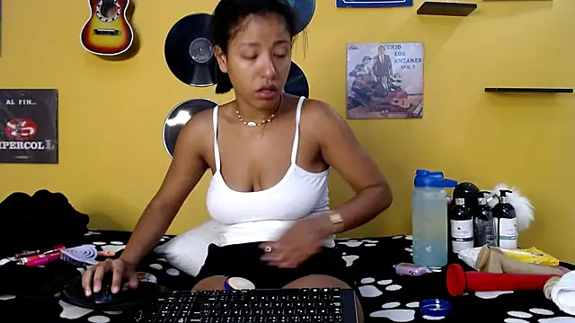 lilithevil32 online show from 9, 4, 2026