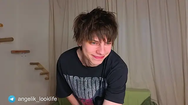 look angelic online show from 13, 3, 2026