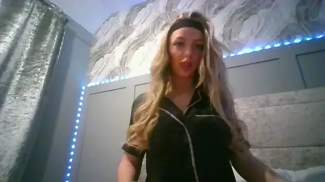 Snapshot of LusciousLailax chatting on 3, 3, 2026 LusciousLailax online show from 3, 3, 2026