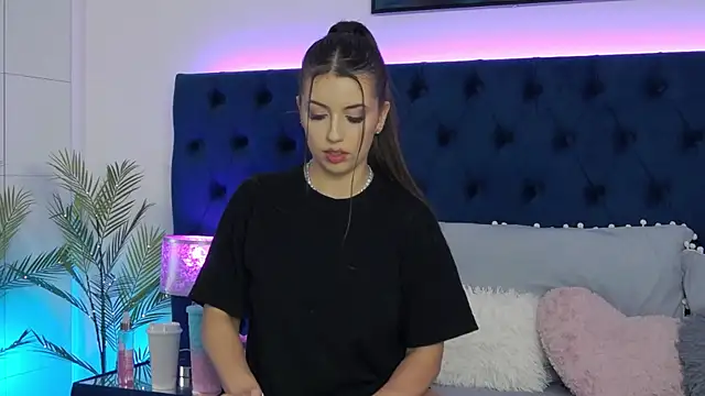 VenusSinclairr online show from 17, 4, 2026