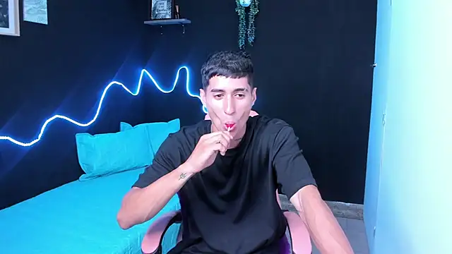 Snapshot of Dark_Valentino_ chatting on 4, 3, 2026 Dark Valentino online show from 4, 3, 2026