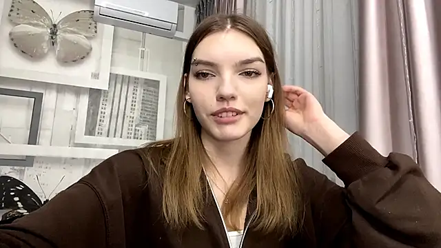 NellyMauson online show from 4, 3, 2026