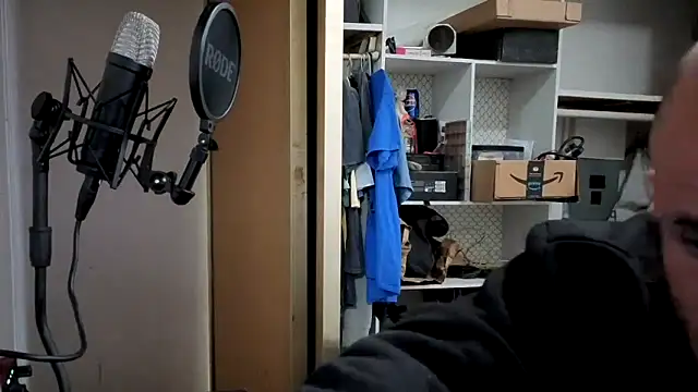 Snapshot of CirclingClass chatting on 14, 10, 2025 CirclingClass online show from 14, 10, 2025