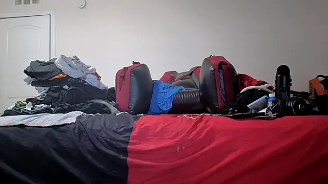 Snapshot of CirclingClass chatting on 24, 10, 2025 CirclingClass online show from 24, 10, 2025