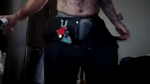 Snapshot of CirclingClass chatting on 20, 11, 2025 CirclingClass online show from 20, 11, 2025