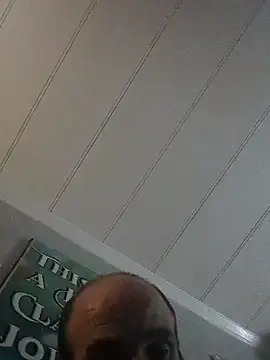 Snapshot of CirclingClass chatting on 23, 11, 2025 CirclingClass online show from 23, 11, 2025