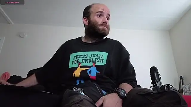 Snapshot of CirclingClass chatting on 8, 10, 2025 CirclingClass online show from 8, 10, 2025