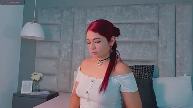 PaulaVegaa online show from 15, 4, 2026