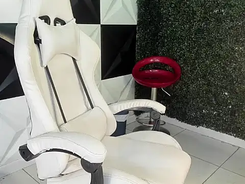 taylor bigdick18 online show from 9, 3, 2026