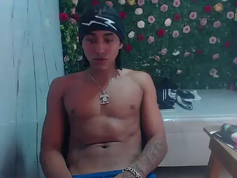 Snapshot of taylor_bigdick18 chatting on 4, 3, 2026 taylor bigdick18 online show from 4, 3, 2026