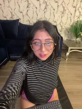 Lunaliaa  online show from 11, 3, 2026