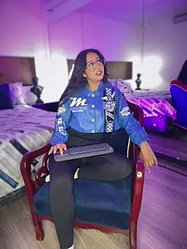 Lunaliaa  online show from 25, 3, 2026