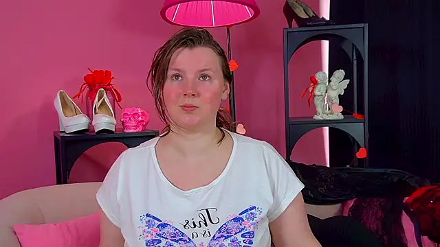 MelodyMoores online show from 8, 5, 2026