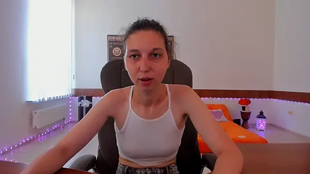 Snapshot of Ellina_Star chatting on 8, 7, 2026 Ellina Star online show from 8, 7, 2026