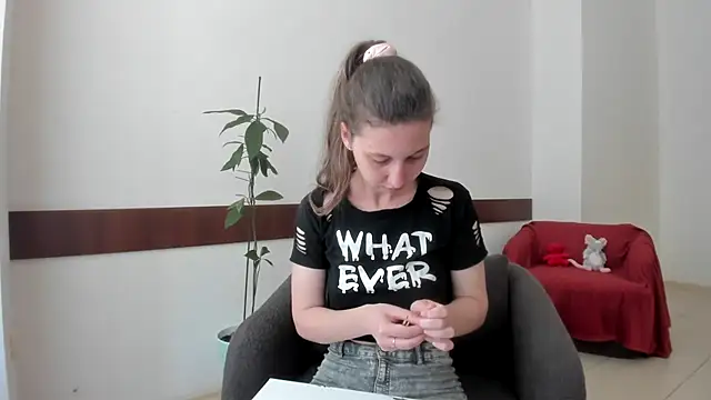 Snapshot of Ellina_Star chatting on 17, 6, 2026 Ellina Star online show from 17, 6, 2026