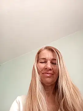 ViktoriaSexi1 online show from 24, 3, 2026