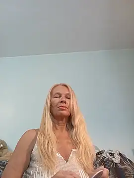 ViktoriaSexi1 online show from 1, 6, 2026