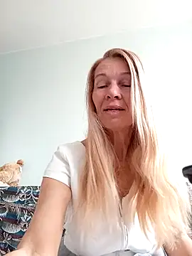 ViktoriaSexi1 online show from 27, 3, 2026