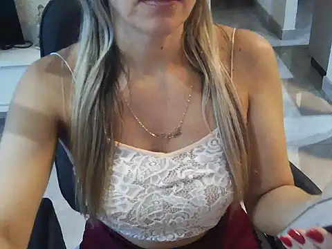 Snapshot of VibeProibida chatting on 4, 3, 2026 VibeProibida online show from 4, 3, 2026