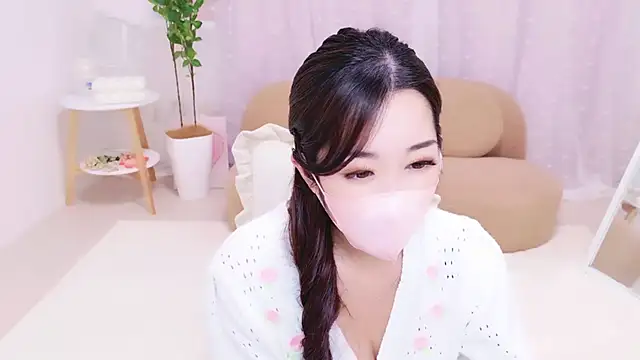 YURIKAsan  online show from 21, 4, 2026