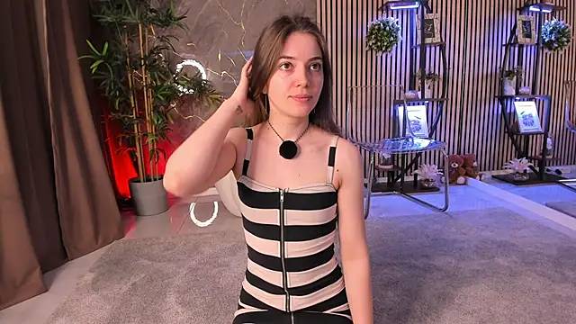 Velvet Spell online show from 24, 4, 2026