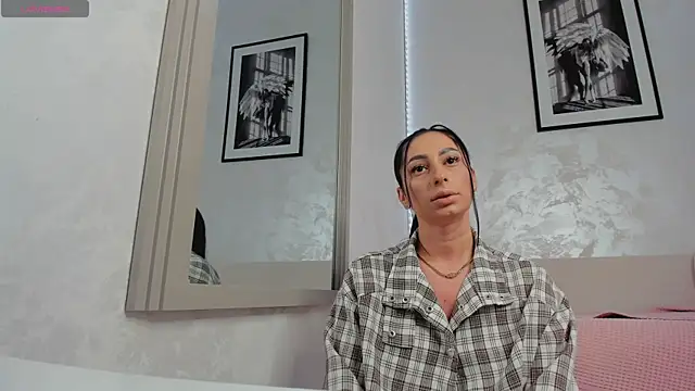 ZeynepX online show from 7, 4, 2026