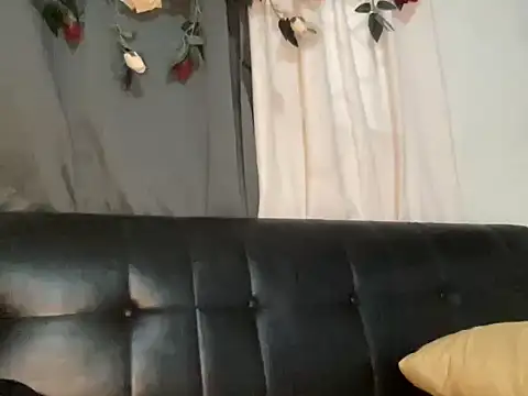 yourmommy pia online show from 15, 4, 2026