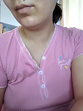 Emi hot1 online show from 4, 4, 2026