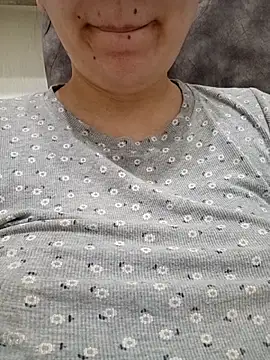 Emi hot1 online show from 10, 3, 2026