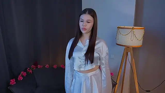 CatrinaLuk online show from 9, 3, 2026