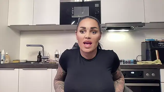 AMBER HARD online show from 11, 3, 2026