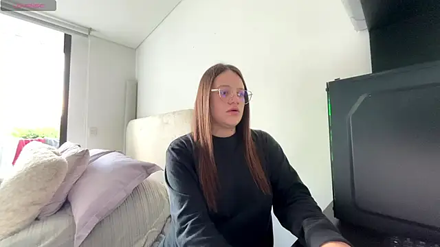 Sarahhh 0 online show from 15, 3, 2026