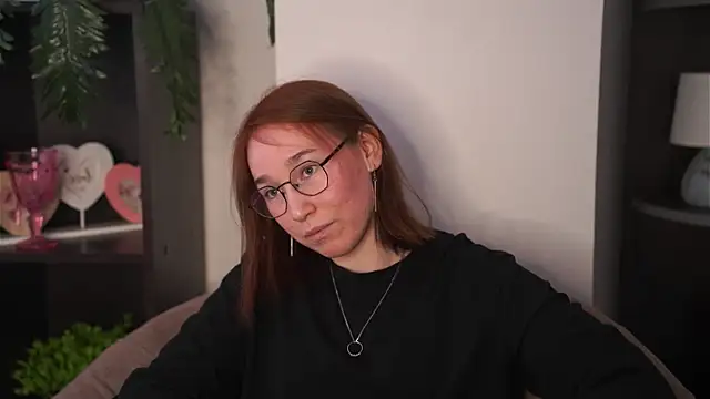 DelisaZmiejko online show from 5, 3, 2026